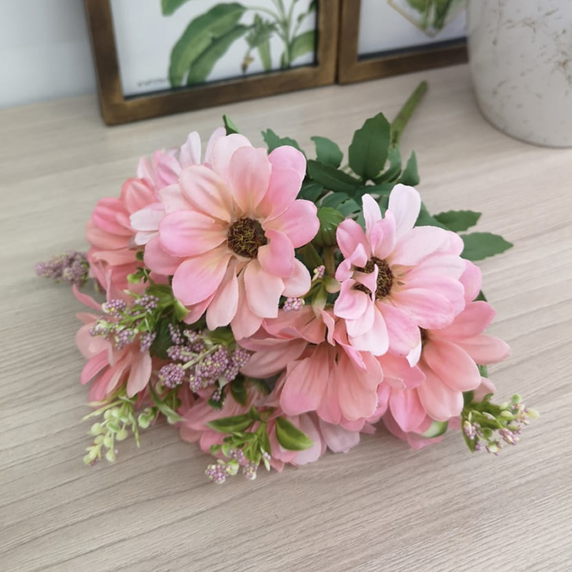 Искусственные цветы на могилу в Дзержинске | Цветы искусственные «Ромашки с бутонами», розовые, букет