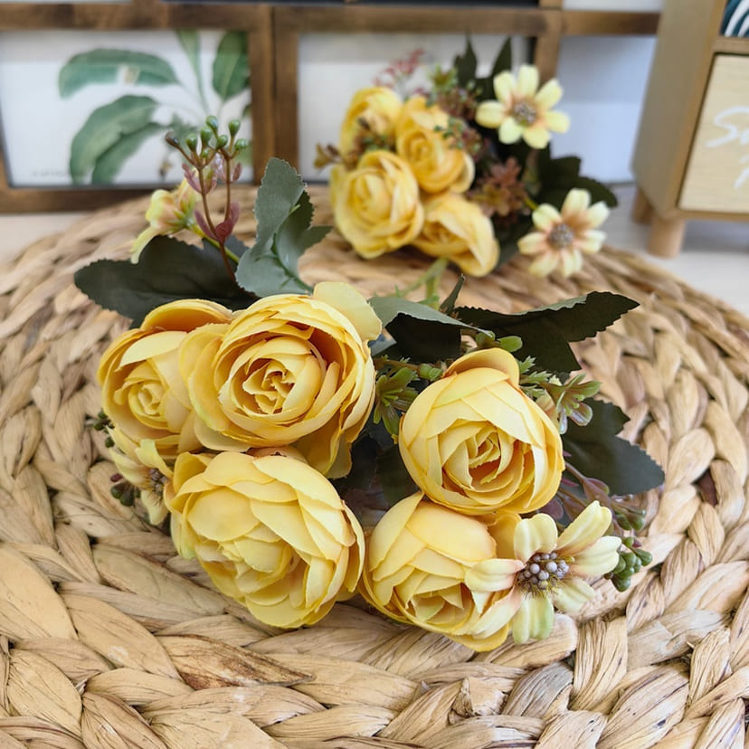 Искусственные цветы на могилу в Дзержинске | Цветы искусственные «Камелии с мелкоцветом», желтые, букет