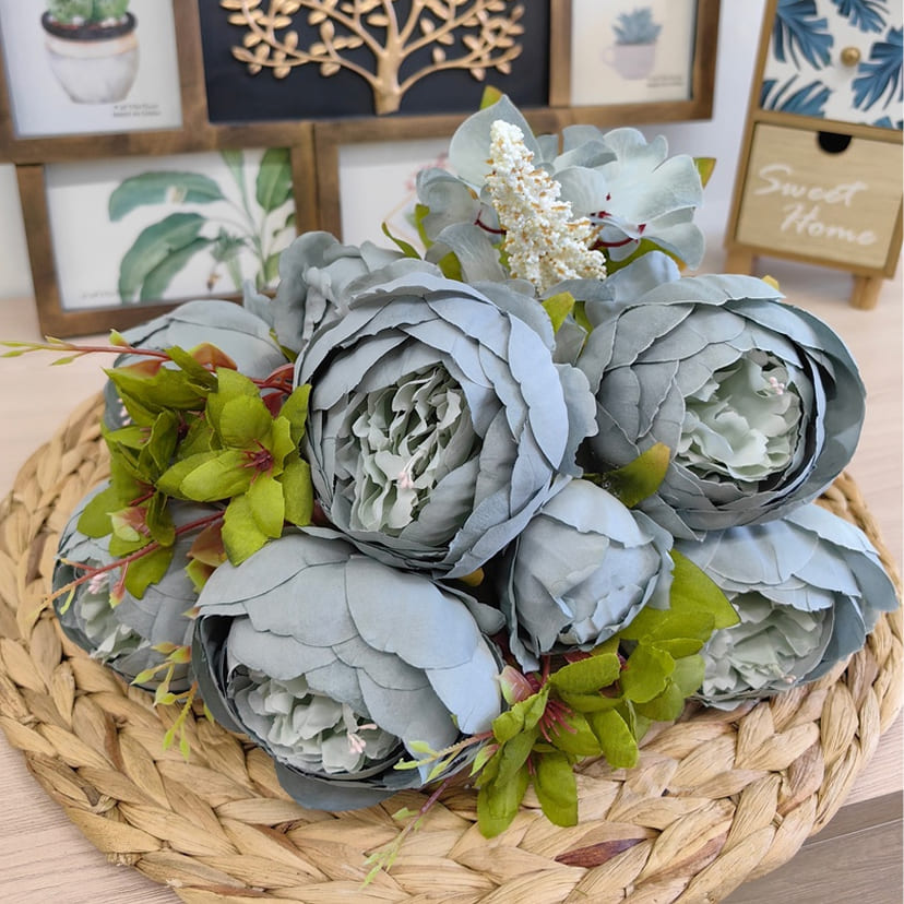 Искусственные цветы на могилу в Дзержинске | Цветы искусственные «Пионы», серо-голубые, букет