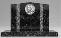 Память о любимой женщине: как выбрать памятник, который расскажет ее историю